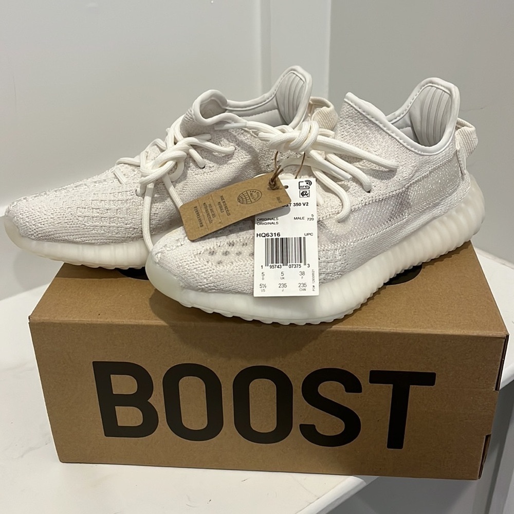Yeezy 350 Boost BONE fits WOMEN US 6
